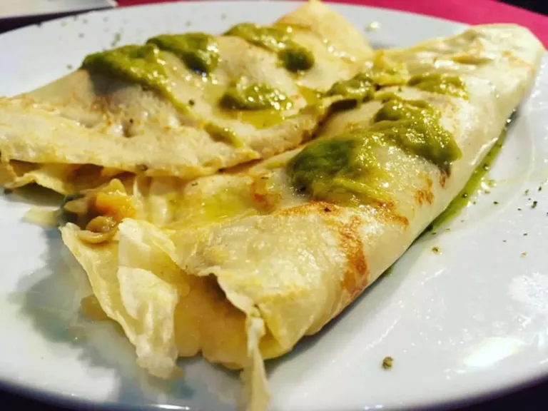 Frixuelos rellenos emplatados.